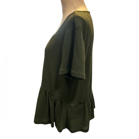 SHEIN Curve Plus V-Neck Waffle Knit Peplum Top Army Green  SHEIN Tag 2XL =US 16W - Picture 4 of 11